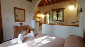 Studios Ioanna Limnionas Samos - Image 2