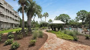 2 Minutes To The Beach & Dog Friendly - Sleeps 4 - Image 4