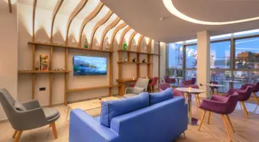Blue Lagoon City Hotel - Image 4