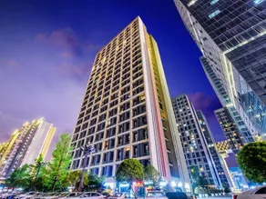 Dark Blue Hotel - Image 2