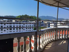 Orange Hotel - Image 4