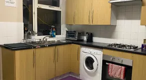 House 220 - Image 3