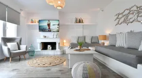 Ammos Luxury Rooms & Home - Image 2