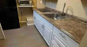 A master suite with own kitchenette and bath - Image 3