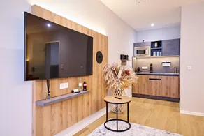 Xzllenz - 4 Schlafzimmer, Zentral, Parken, U-Bahn, 2 Bäder, 4 Smart-TV, optional Einzelbett - Image 5