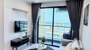 Luxury 1BR Suite with Premium Interior - Image 2