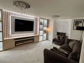 Spacious Luxurious 4 Bedroom House - Free Parking - Image 2