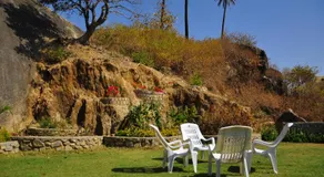 Hotel Oasis - Image 2
