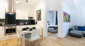Charming Two-Bedroom Flat in Notting Hill - Image 3