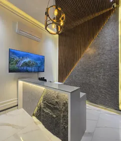 The White Suites - Image 3