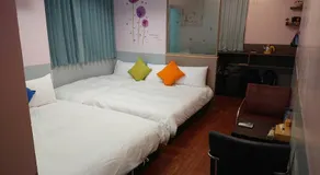 Papa Bear's Guesthouse - Image 5