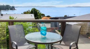 Self Contained Beach View Apartment - Image 4