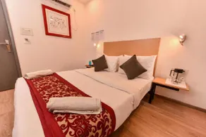 925 Hotels 002 Chattarpur Enclave - Image 3