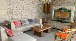 Suite de charme avec patio dans village - Image 4