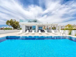 Luxurious 5 Bedroom Villa with Large Private Pool - Image 2