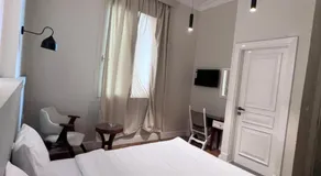 Ritz hotel - Image 2