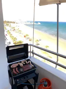 Larnaca Room, 50m to the Finikoudes beach - Image 4