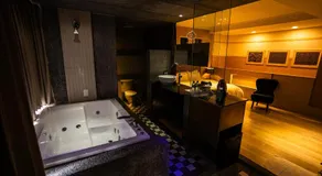 Jungle City Motel - Image 3