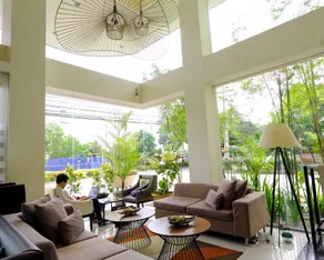Home Crest Hotel - Image 3