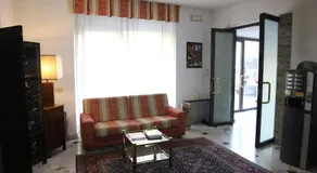 Hotel Paris - Image 2