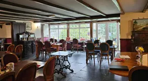 No 4 Trelawney Apartment - Onsite Bar - Restaurant - Horse Riding - Image 4