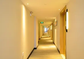 City Comfort Inn Jingzhou Wanda Plaza - Image 2