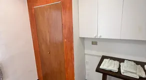 LAGUARDIA Comfort Room Near LAGUARDIA AIRPORT - Image 4