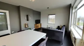 k50159 Spacious and modern apartment near the city center, free parking - Image 4