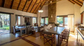 Leopard's Lair Bush Lodge - Image 2