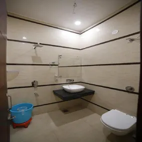 Sunshine Hotel - Image 3