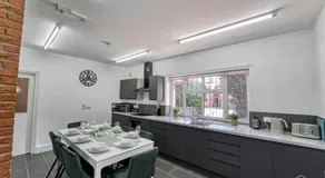 4 Bedrooms- Sleeps 8 - Image 3