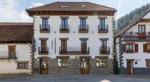 Hotel Rural Auñamendi - Image 2