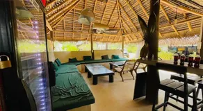 Downwinder Lagoon Lodge - Image 5
