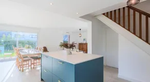 Beautiful 4 bedroom house with parking and garden - Image 4