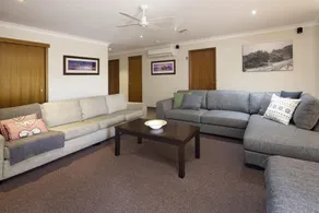 Mountain Lodge - Perfect for Large Families - Image 5