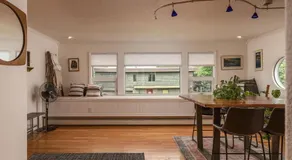 Bootleggers Condo 2 Bedroom Modern Condo in Heart of Downtown - Image 2