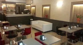 Hotel Garden - Image 2