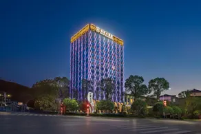 Anhua Grand Hotel - Image 4