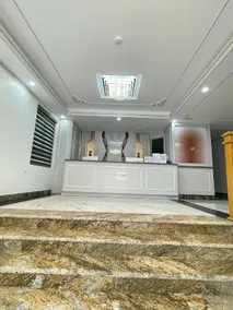 Crowne Plaza Hotel - Image 4