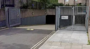 Luxury 2 bedroom apartment in Central London with free Parking - Image 4