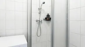 Stylish 1BR City Apartment for 5, Great Location - Image 2