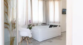 Seaside Home - Image 4