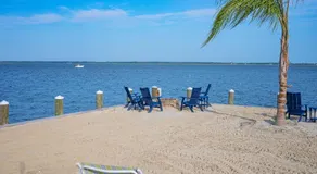 Blufin Bungalows & Marina - Image 4