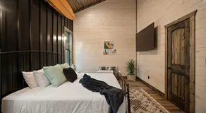 New Cabin w Hot Tub + Views Sleeps 12 - Image 2