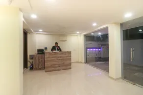 Hotel O Comfort Residency Near Artemis Hospital - Image 3