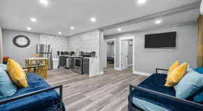 Classy and Chic 2BR Home near Galleria - Image 2