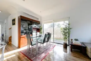 Cosy Modern home in Epping close to all amenities - Image 3