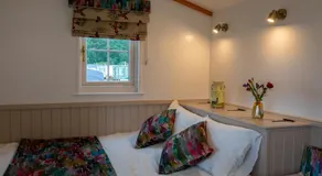 Shepherd Hut Bird Enniskillen, Fermanagh - Image 2