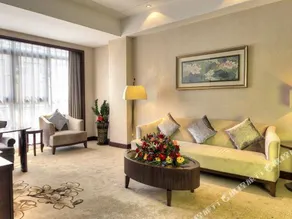 Kinghand Court Holiday Inn - Image 2