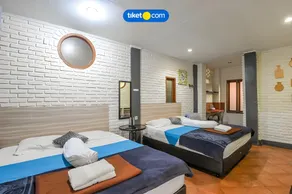 Bantal Guling Villa - Image 2